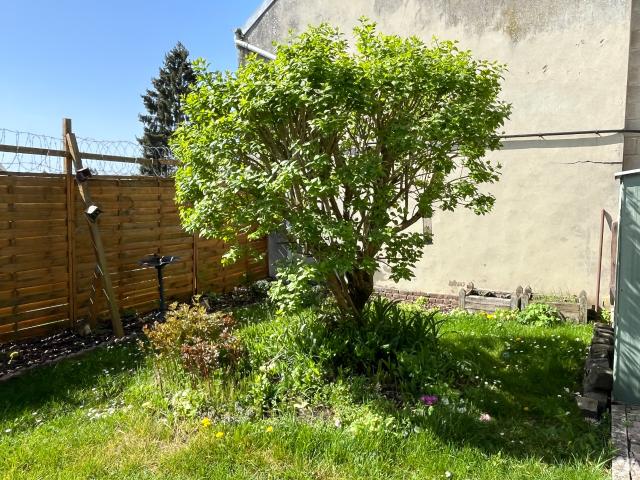 Immeuble en vente à Nouvion en Thiérache, Hauts de France, 70000€