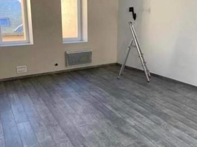 Immeuble en vente à Noyen sur Sarthe, Pays de la Loire, 126000€