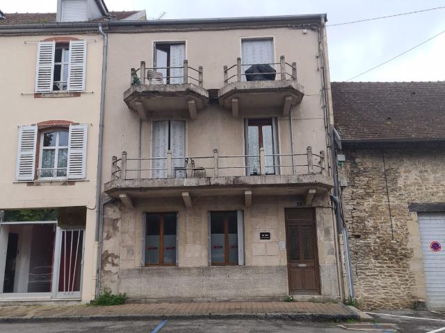 Immeuble en vente à Ornans, Bourgogne Franche Comté, 167000€
