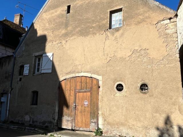 Immeuble en vente à Avallon, Bourgogne Franche Comté, 252000€
