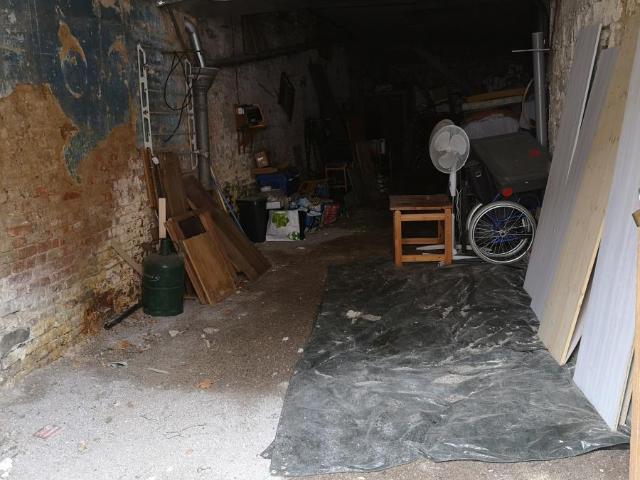 Immeuble en vente à Airaines, Hauts de France, 157500€