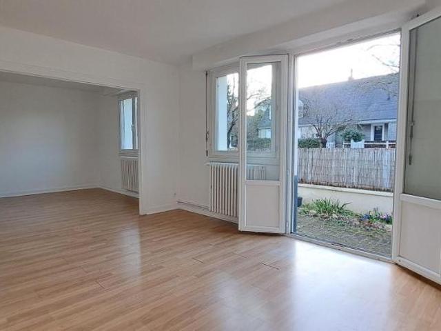 Immeuble en vente à Angers, Pays de la Loire, 365000€