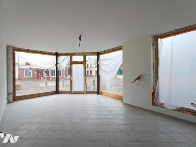 Immeuble en vente à Breteuil, Normandie, 106000€