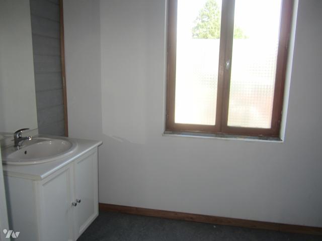 Immeuble en vente à Brunehamel, Hauts de France, 136000€