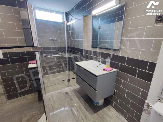 Immeuble en vente à Bruay sur l'Escaut, Hauts de France, 265000€