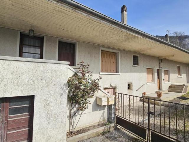 Immeuble en vente à Cusy, Auvergne Rhône Alpes, 275800€