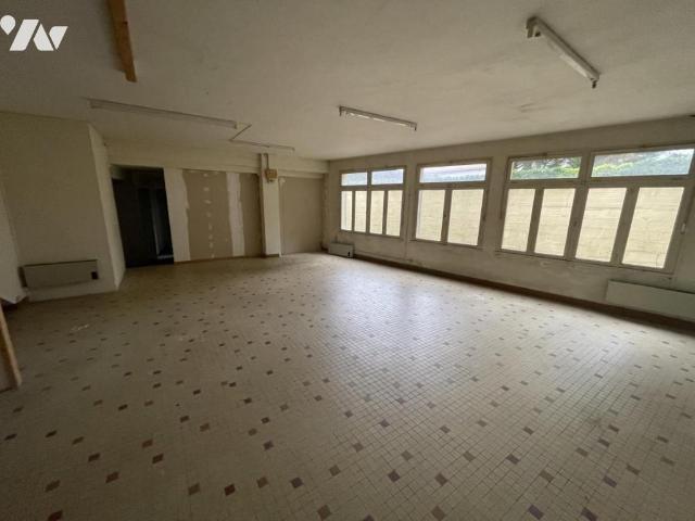 Immeuble en vente à Chantonnay, Pays de la Loire, 179350€