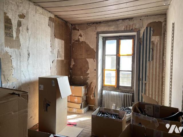 Immeuble en vente à Chantonnay, Pays de la Loire, 200450€