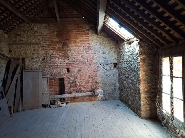 Immeuble en vente à Chailland, Pays de la Loire, 136500€