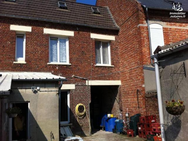 Immeuble en vente à Chaulnes, Hauts de France, 258800€