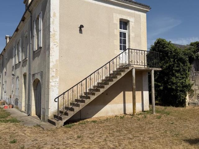 Immeuble en vente à Chinon, Centre Val de Loire, 399200€