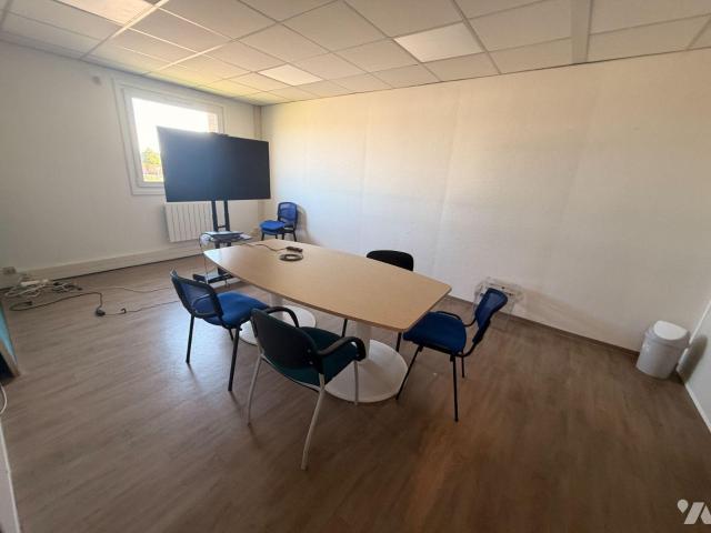 Immeuble en vente à Craywick, Hauts de France, 1240 €