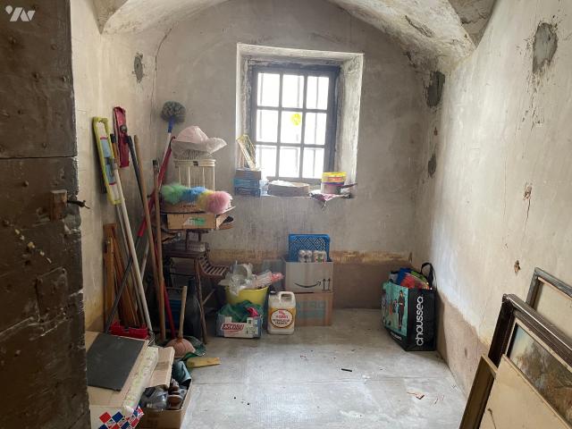 Immeuble en vente à Crest, Auvergne Rhône Alpes, 380000€