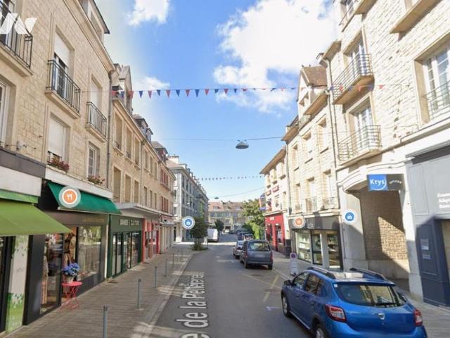 Immeuble en vente à Falaise, Normandie, 200000€
