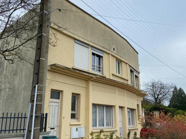 Immeuble en vente à Ferté Bernard, Pays de la Loire, 92000€