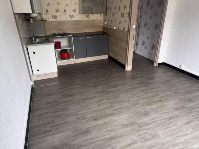 Immeuble en vente à Givonne, Grand Est, 180000€