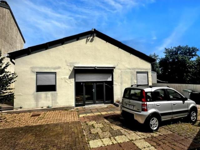 Immeuble en vente à Heillecourt, Grand Est, 299000€