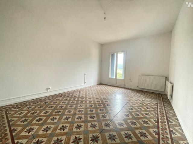 Immeuble en vente à Hérépian, Occitanie, 500000€