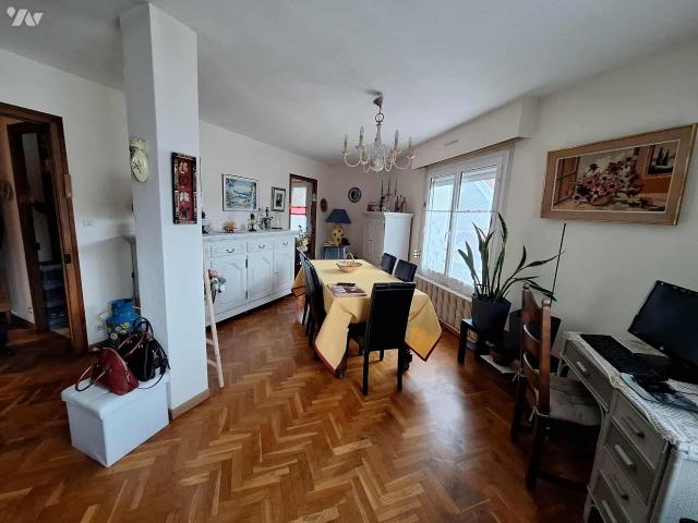 Immeuble en vente à Hirson, Hauts de France, 94000€