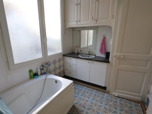 Immeuble en vente à Lille, Hauts de France, 520000€