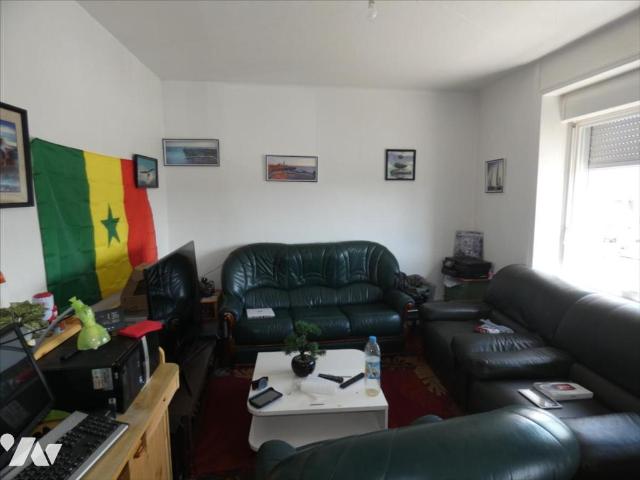 Immeuble en vente à Pleyben, Bretagne, 153025€