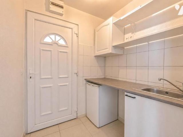 Immeuble en vente à Pontoise, Île de France, 445550€
