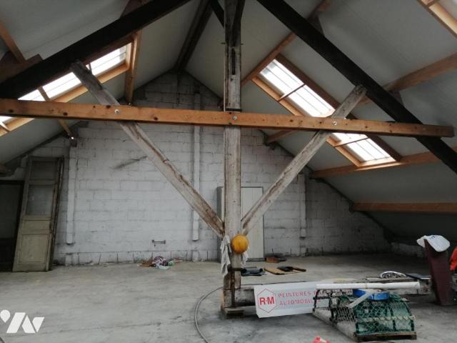 Immeuble en vente à Pontorson, Normandie, 170000€