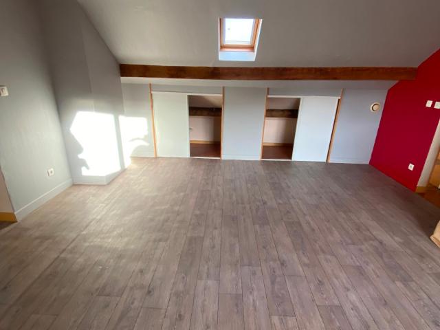 Immeuble en vente à Proyart, Hauts de France, 136240€