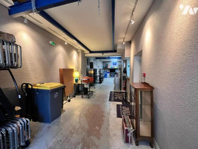 Immeuble en vente à Rueil Malmaison, Île de France, 1800 €