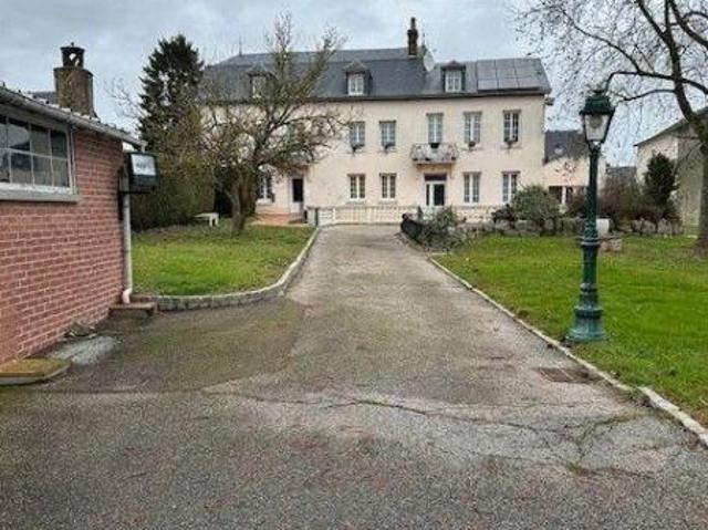 Immeuble en vente à Radepont, Normandie, 478000€