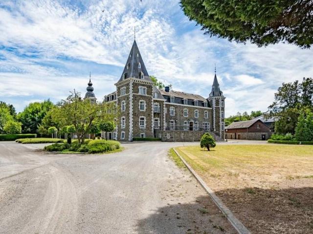 Immeuble en Vente à Rendeux