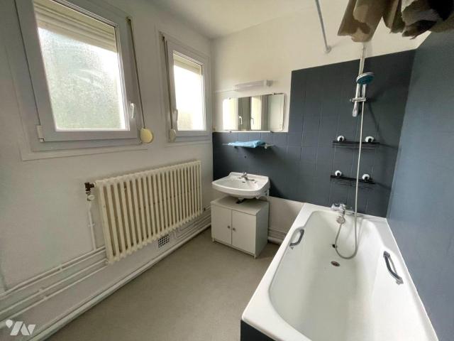 Immeuble en vente à Rethel, Grand Est, 619000€