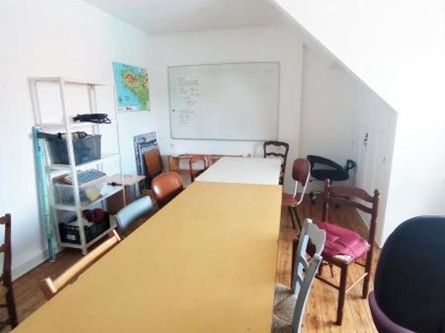 Immeuble en vente à Rostrenen, Bretagne, 193325€