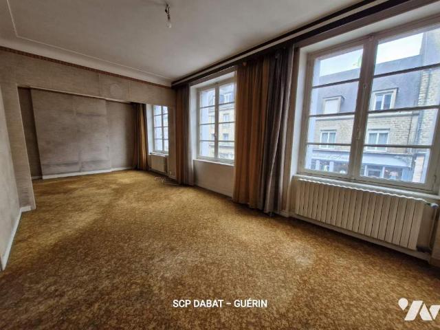 Immeuble en vente à Saint Hilaire du Harcouët, Normandie, 220000€