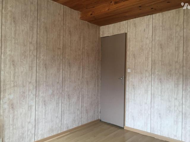 Immeuble en vente à Saint Julien du Sault, Bourgogne Franche Comté, 157000€
