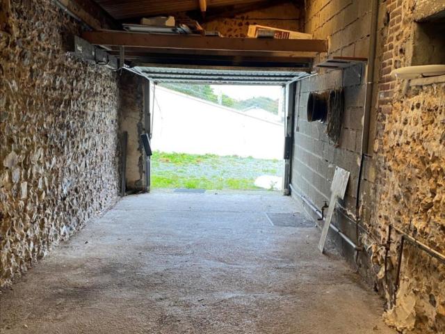 Immeuble en vente à Saint Léonard, Normandie, 178100€