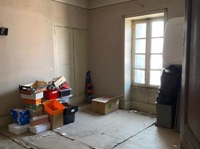 Immeuble en vente à Saint Péray, Auvergne Rhône Alpes, 235000€