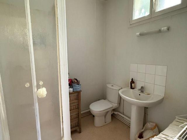 Immeuble en vente à Sainte Savine, Grand Est, 140000€