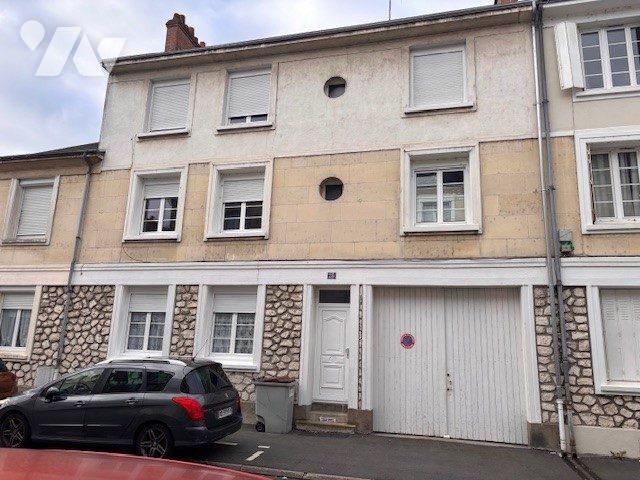 Immeuble en vente à Saumur, Pays de la Loire, 184800€