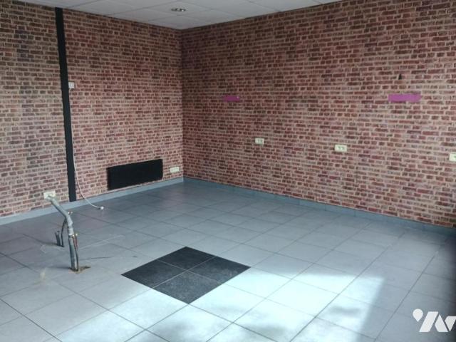 Immeuble en vente à Saultain, Hauts de France, 114672€