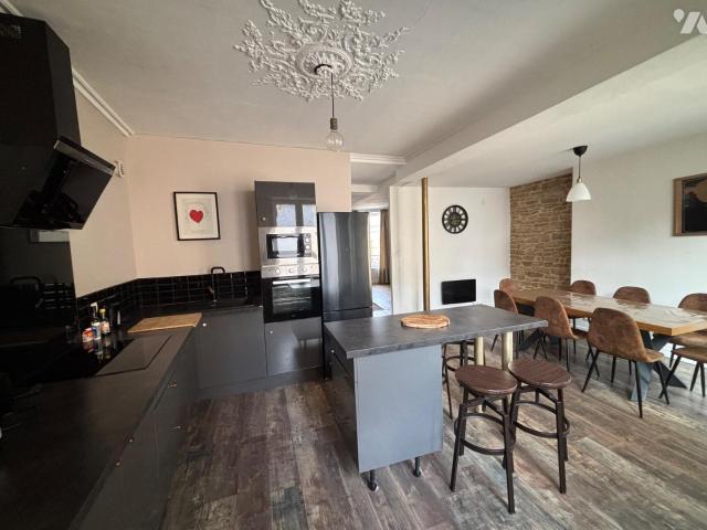 Immeuble en vente à Sedan, Grand Est, 208000€