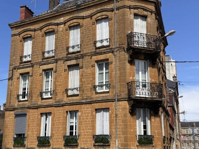 Immeuble en vente à Sedan, Grand Est, 280000€