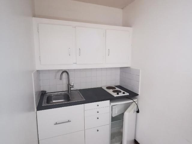 Immeuble en vente à Thiron Gardais, Centre Val de Loire, 60000€