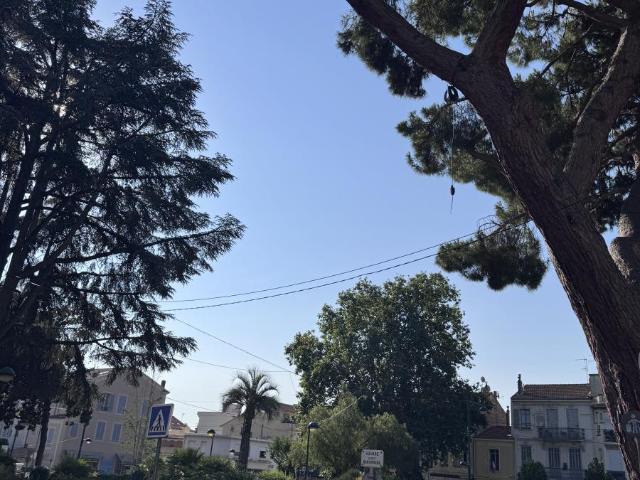 Immeuble en vente à Vallauris, Provence Alpes Côte d'Azur, 599000€