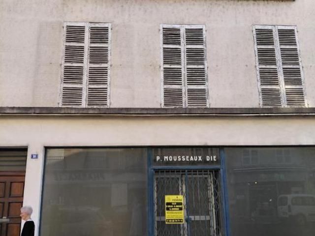 Immeuble en vente à Vitry le François, Grand Est, 190000€