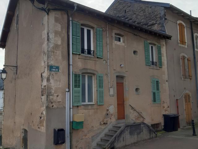 Immeuble en vente à Vôge les Bains, Grand Est, 106000€