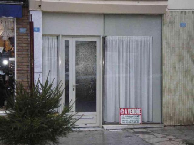 Immeuble en vente à Vouziers, Grand Est, 75000€