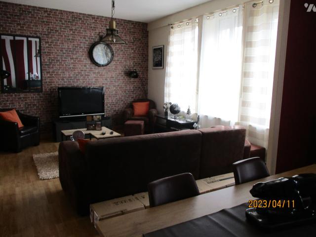 Immeuble en vente à Vouziers, Grand Est, 120000€