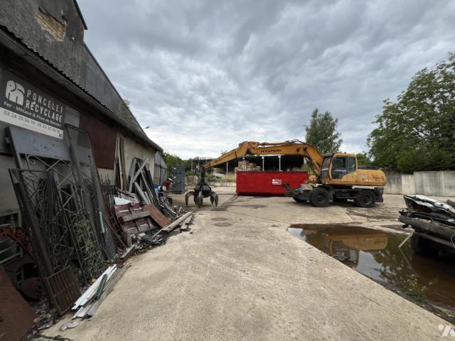 Immeuble en vente à Wadelincourt, Grand Est, 270000€