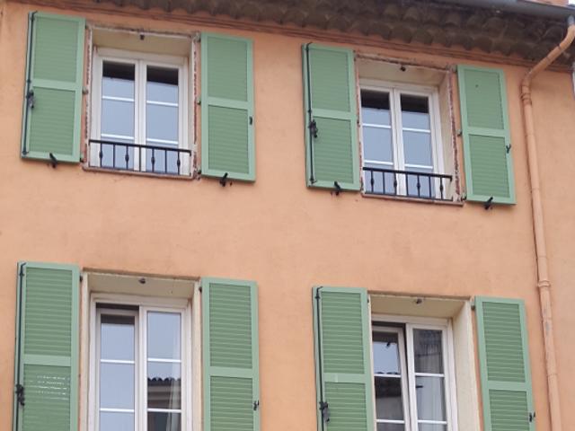Immeuble en centre village